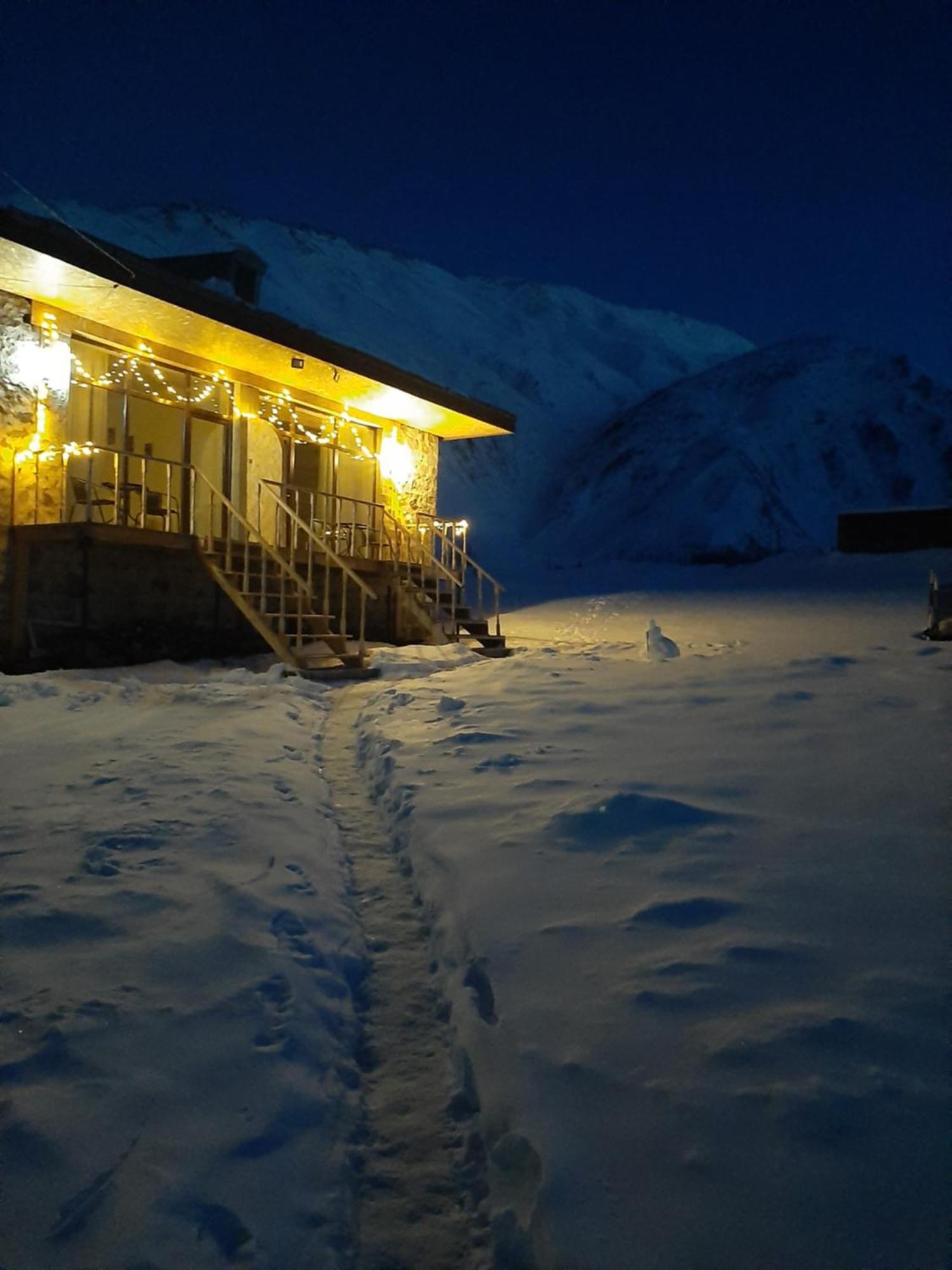 Terkhena Hotel Kasbegi Buitenkant foto