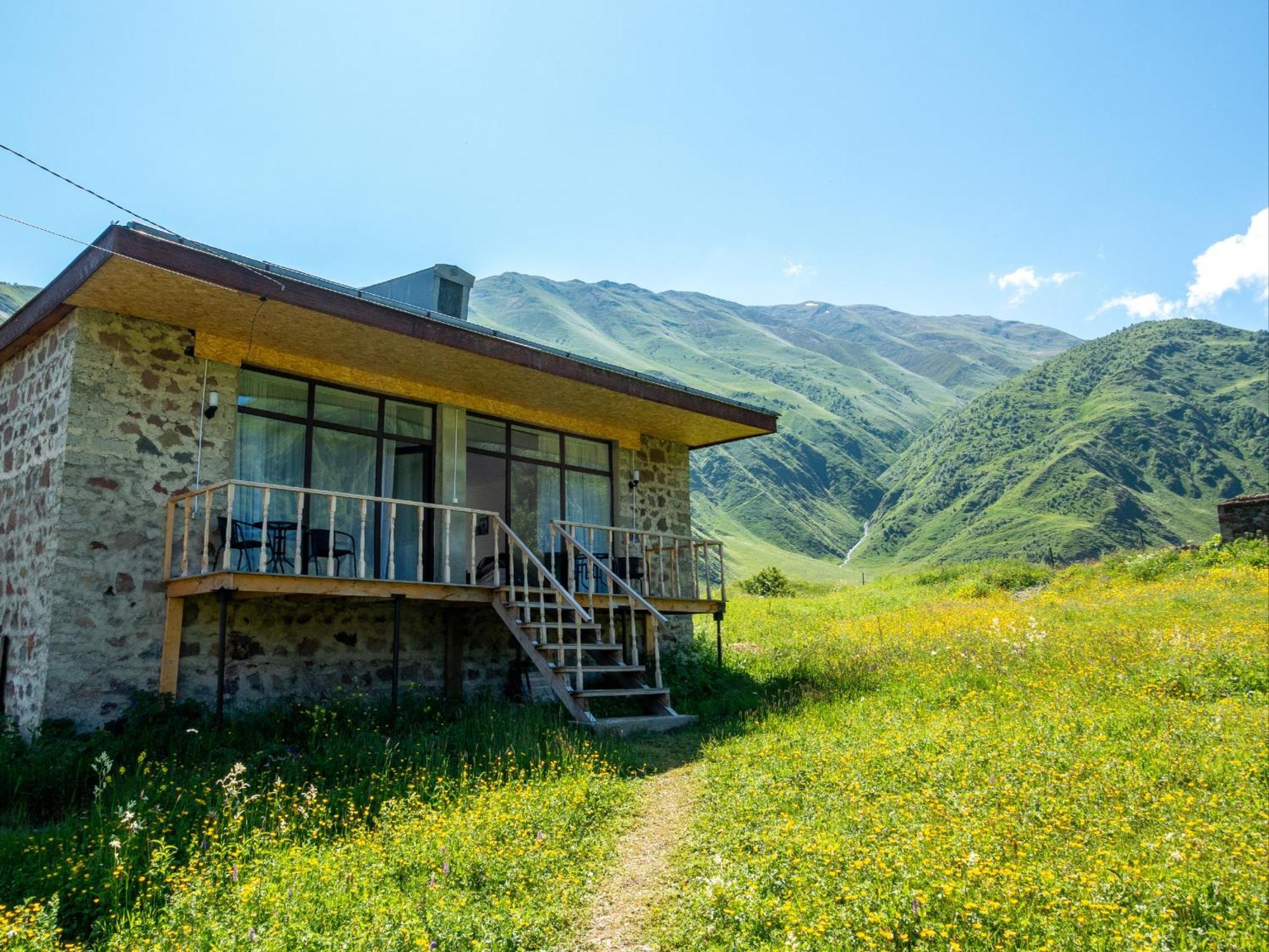 Terkhena Hotel Kasbegi Buitenkant foto